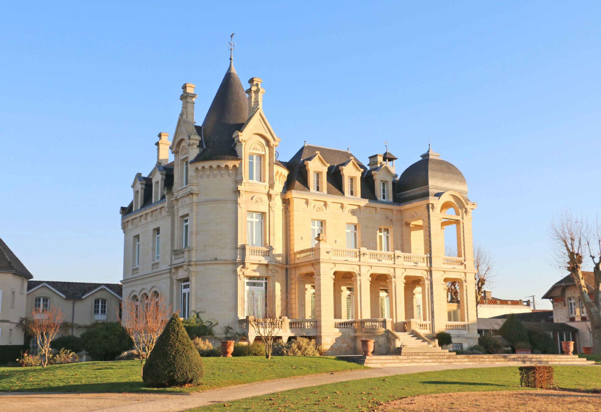 Château Grand Barrail Hôtel Review A Fairy Tale Setting in the Heart