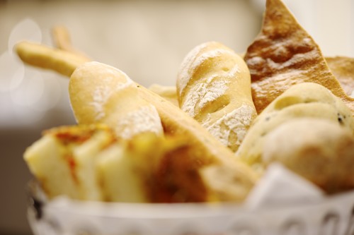 The-Wellesley-Oval-Restaurant-Bread-1