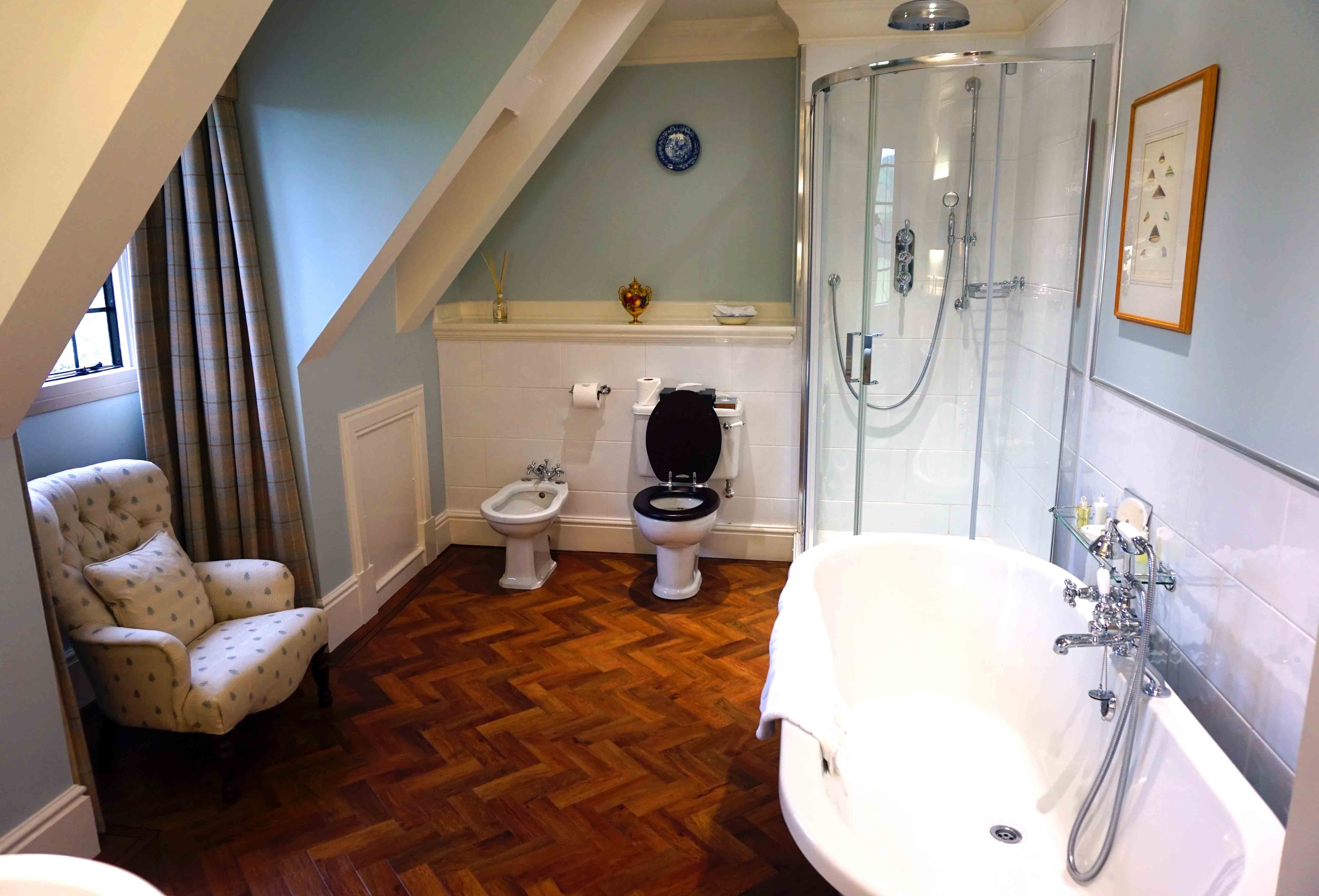 Llangoed Hall Suite Bathroom