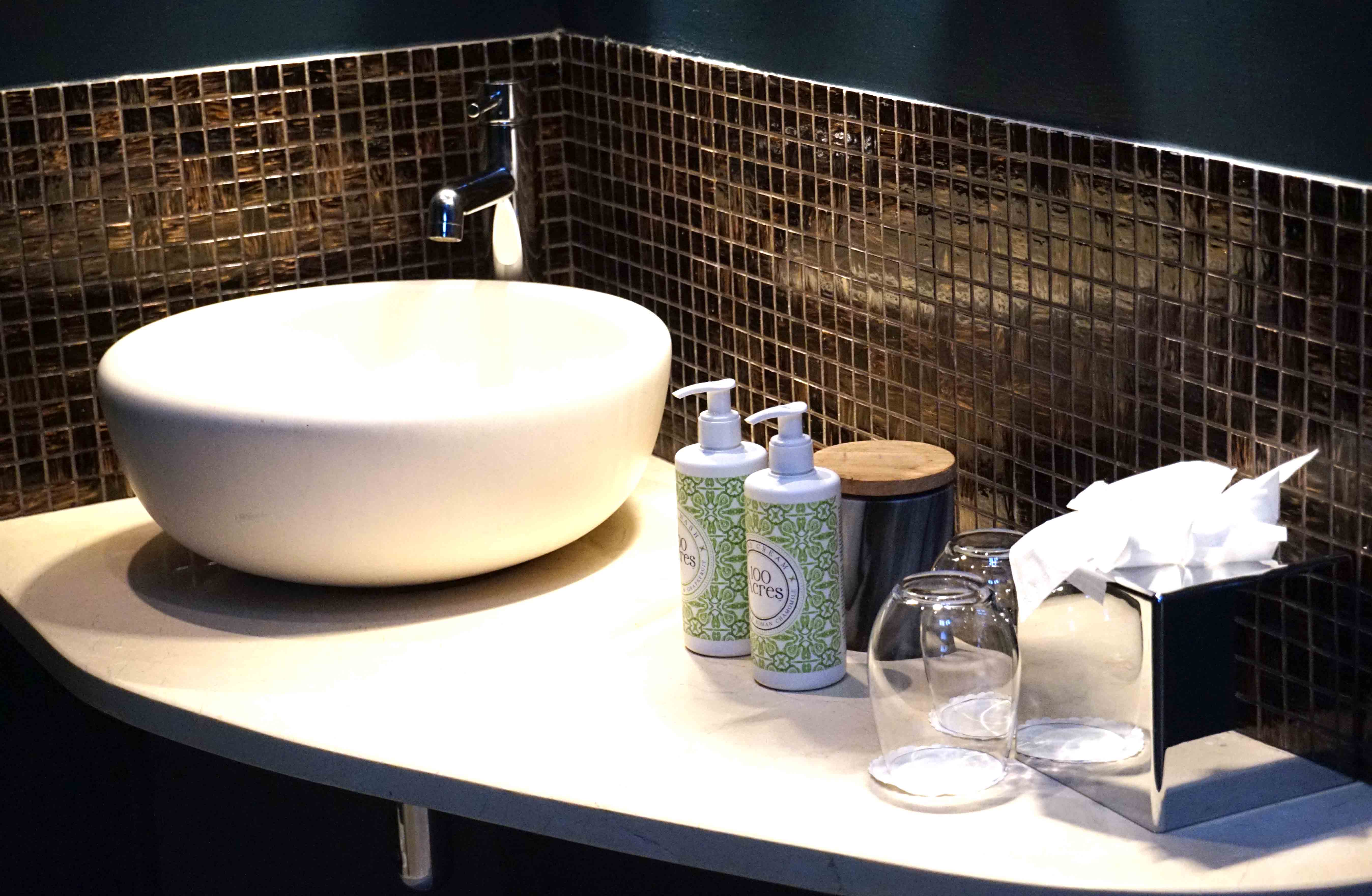 Hampton Manor Bathroom