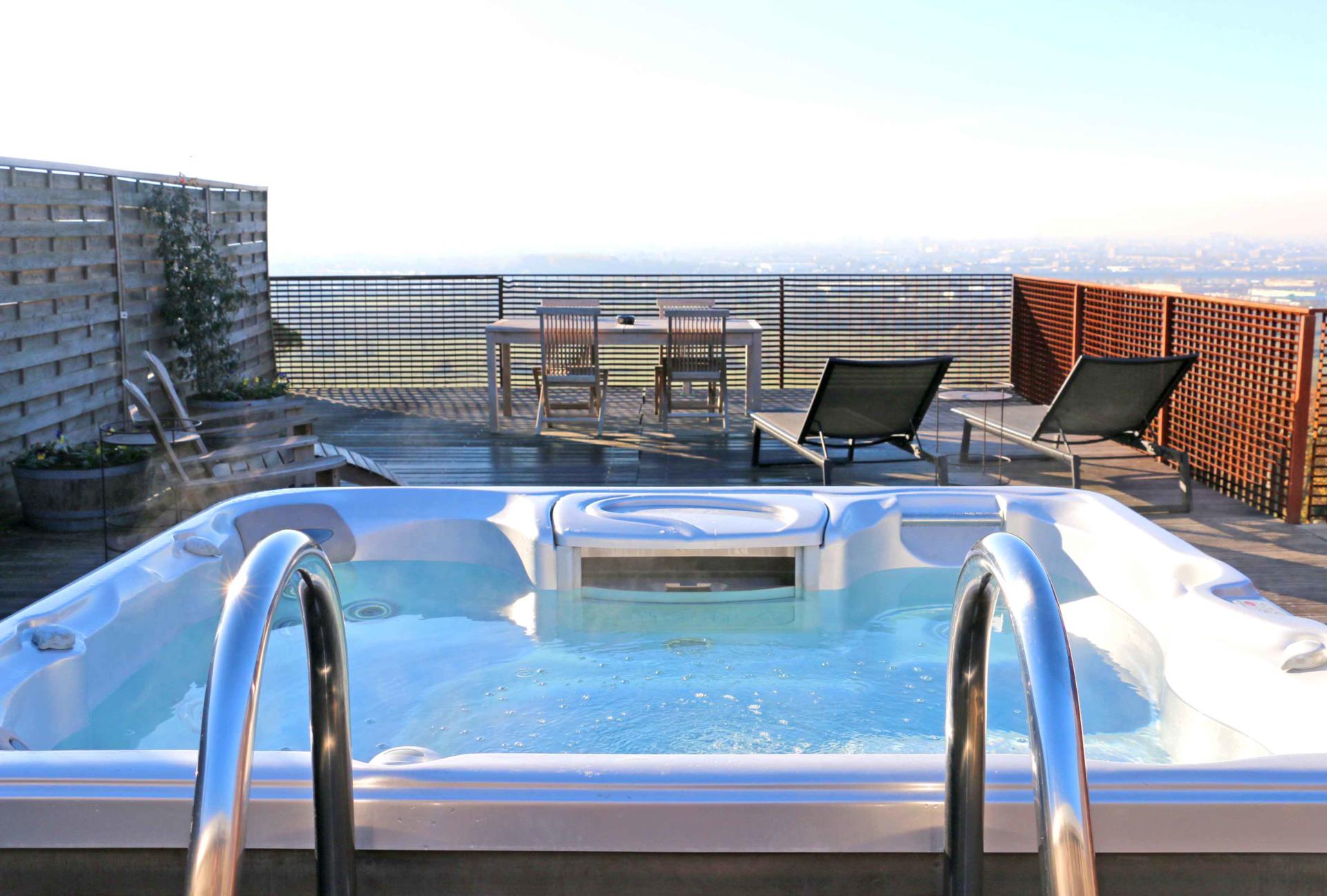 Le Saint-James Hotel Review: A Luxurious Winter Retreat in Bouliac, Bordeaux