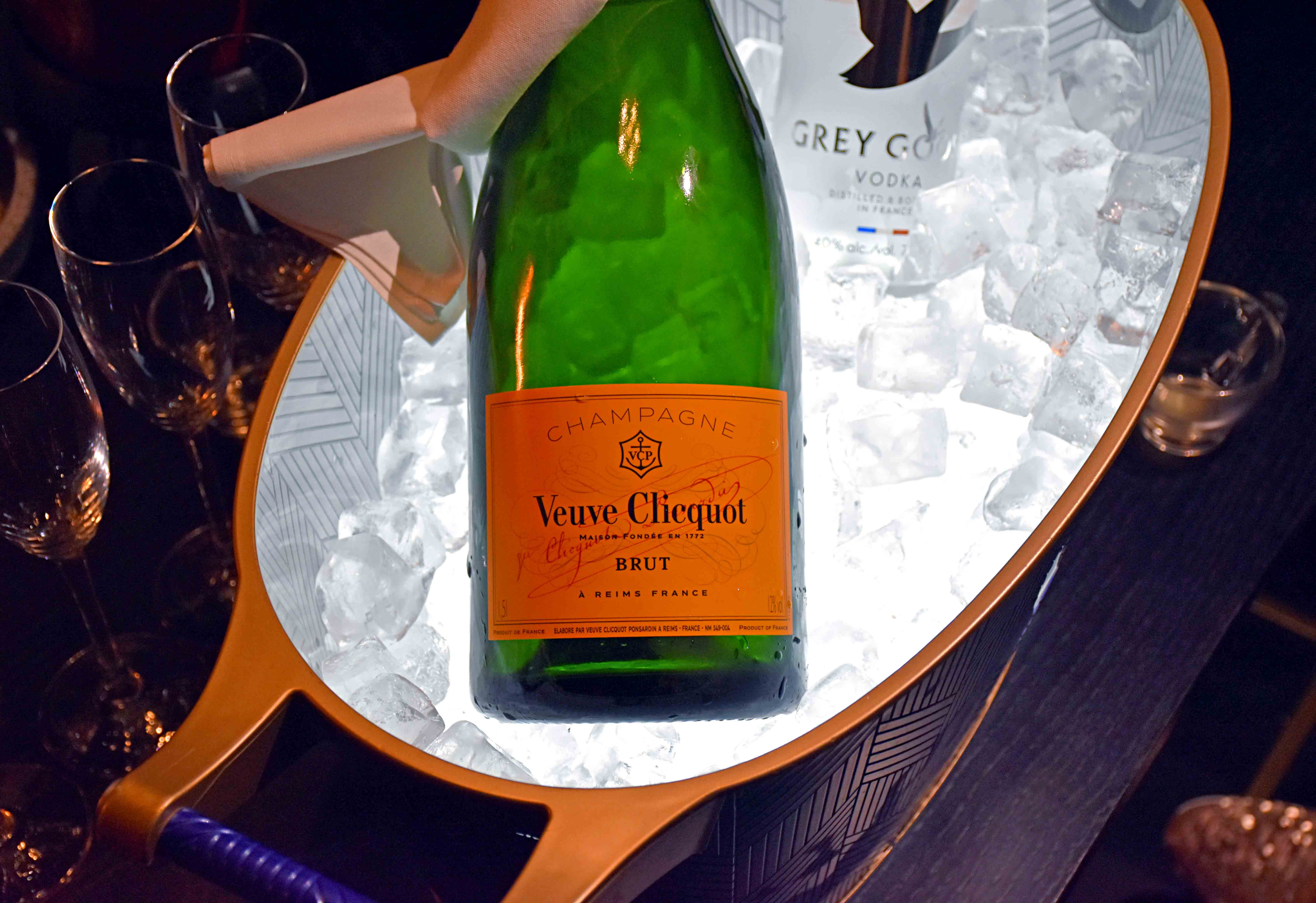 Apres With A View Champagne