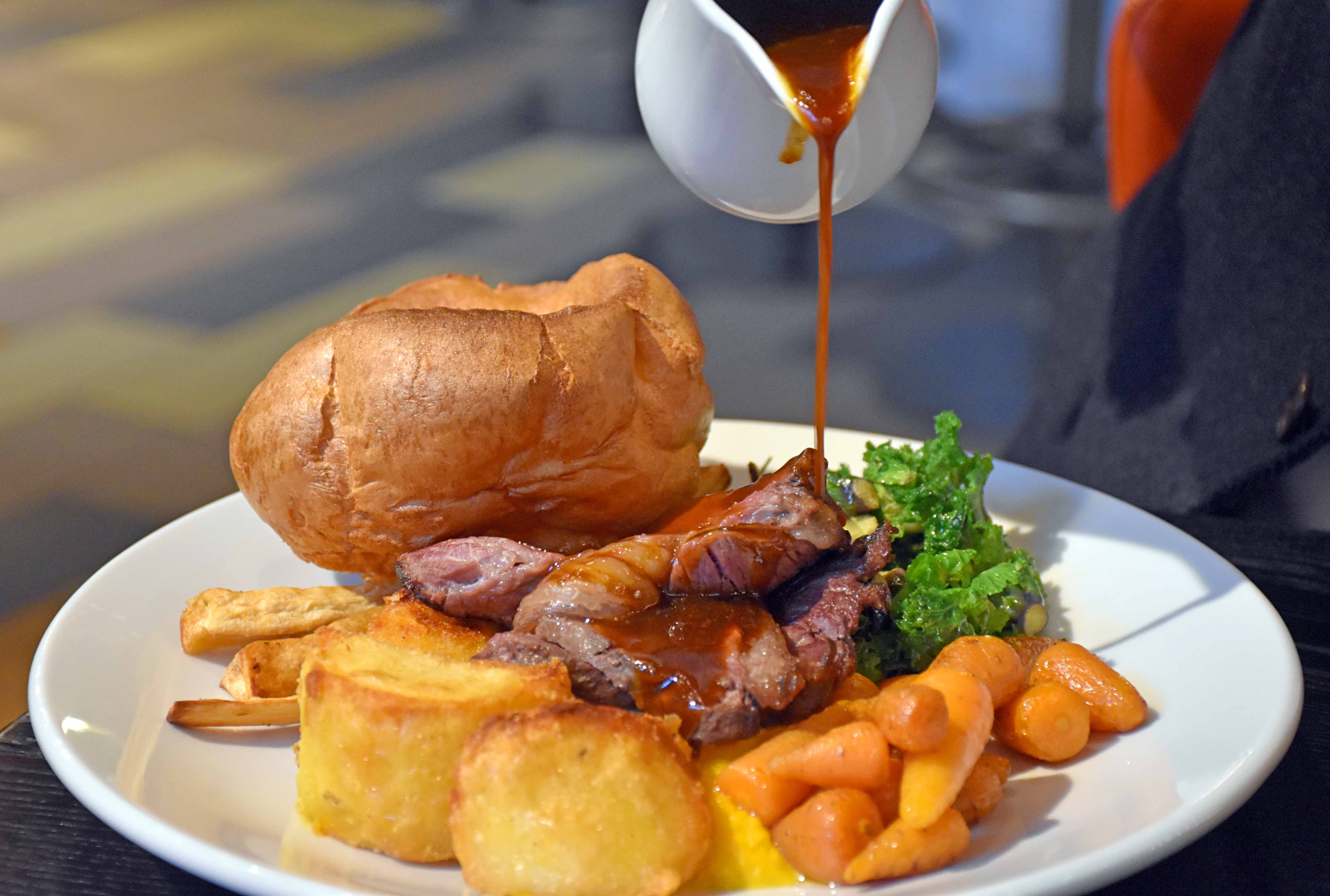 Vinoteca City Restaurant Review: Sleek Sunday Roast Feasting in the Bloomberg Arcade