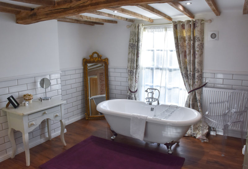 The Vicarage Review: A refurbished 17th Century Country Pub, Restaurant & Hotel in Cheshire