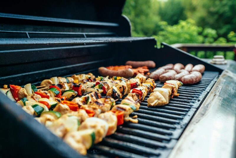 A Guide to Hosting the Perfect Barbecue in 2024